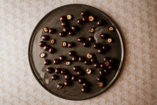 AFRIKOA Roasted Hazelnuts in 70% Dark Chocolate